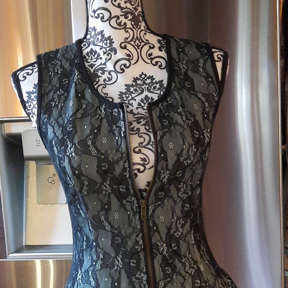Dress - Picture 2 of 4